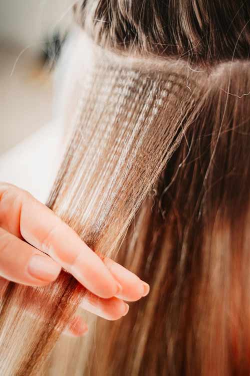 Préparation des cheveux de la mariée